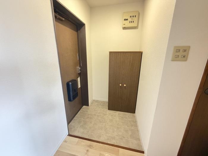 拡大写真:福山市東川口町3丁目 2階202の玄関