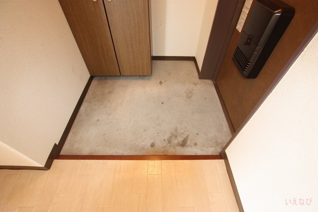 拡大写真:福山市東川口町3丁目 3階301の玄関