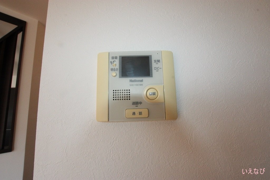 拡大写真:福山市新涯町5丁目 2階201のカメラ付インターホン