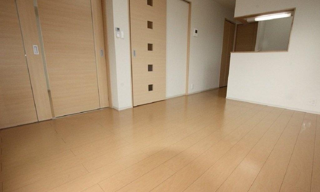 拡大写真:尾道市高須町 2階201のリビング