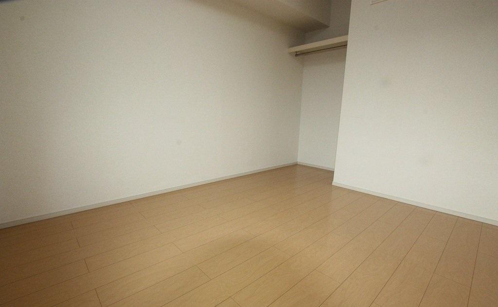 拡大写真:尾道市高須町 2階201の寝室
