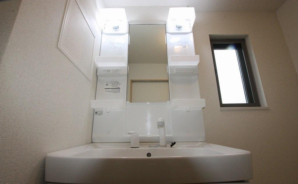 拡大写真:尾道市高須町 2階201の洗髪洗面化粧台