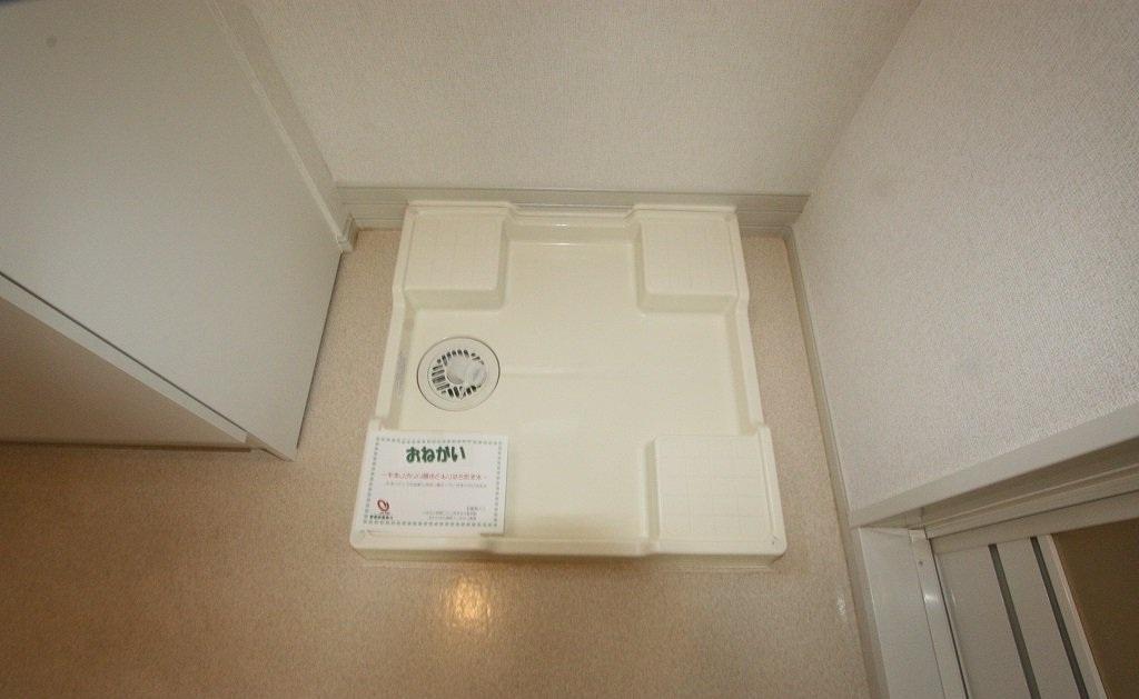 拡大写真:尾道市高須町 2階201の洗濯機置場