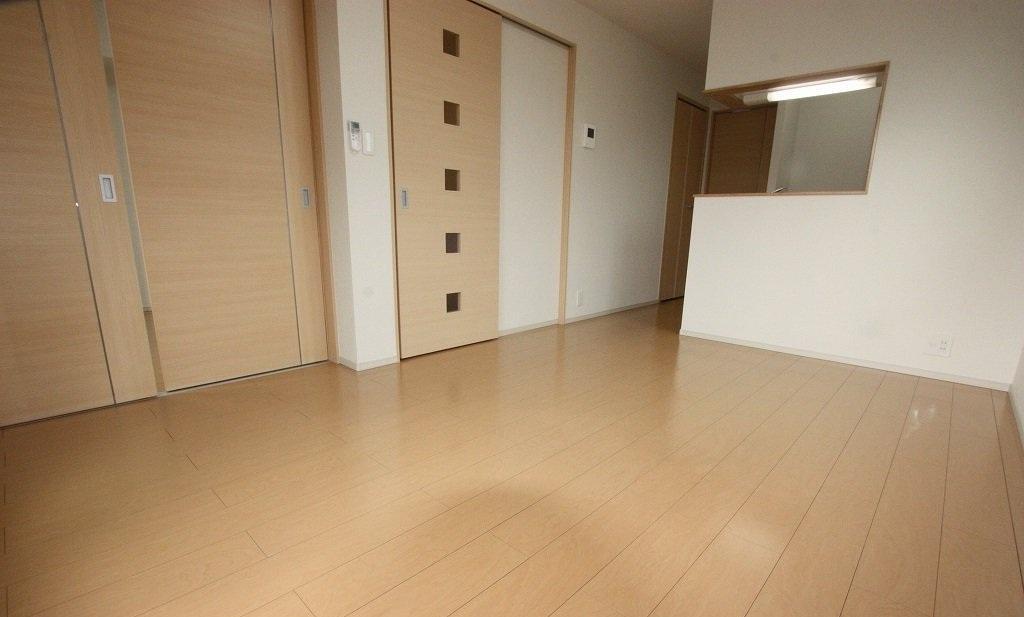 拡大写真:尾道市高須町 2階201のリビング