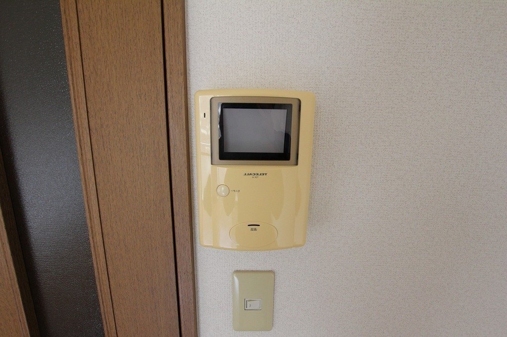 拡大写真：尾道市美ノ郷町三成 1階107のカメラ付インターホン