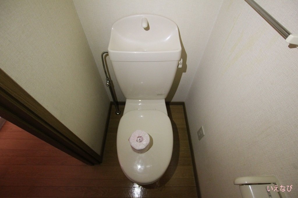 拡大写真:府中市高木町 1階102のシャワー付トイレ