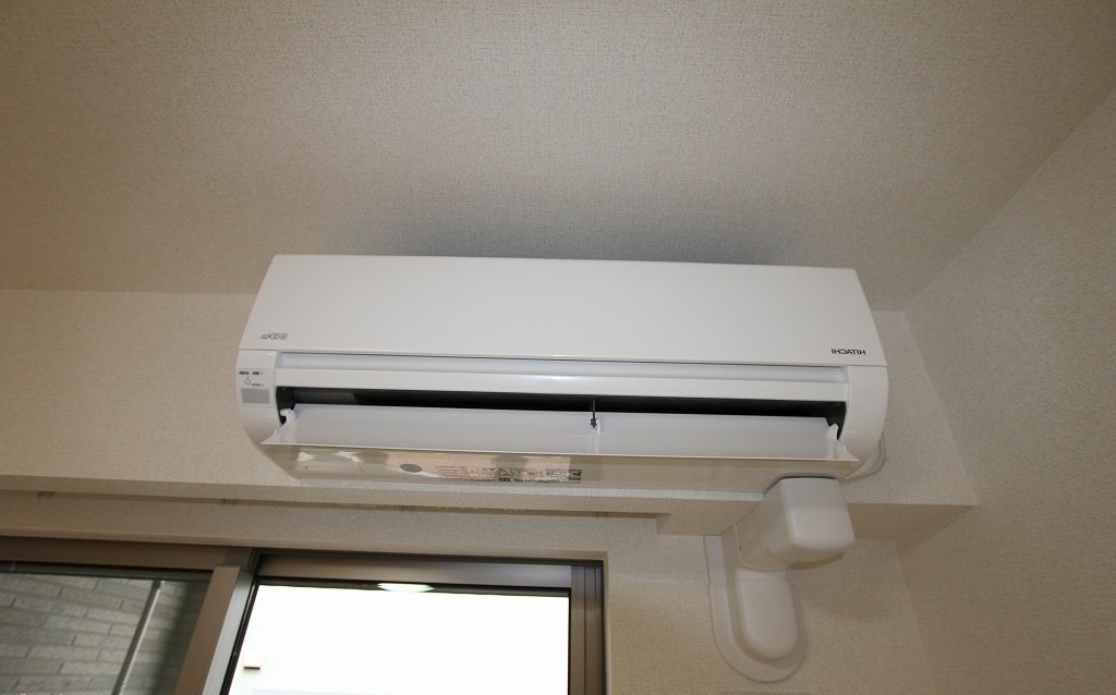拡大写真:笠岡市富岡 2階203のエアコン