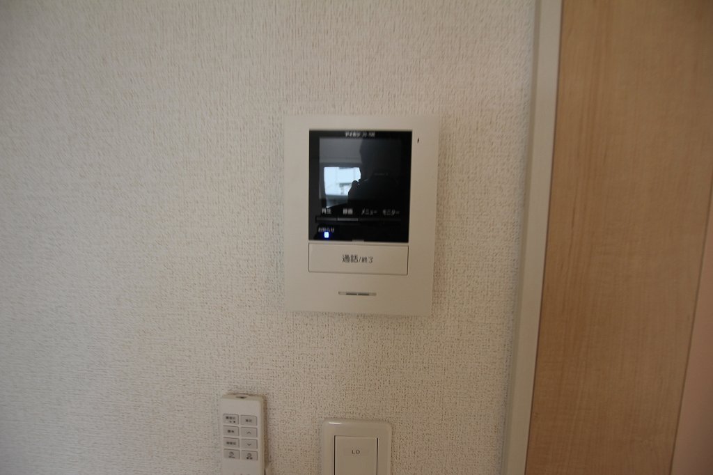 拡大写真：福山市山手町１丁目 1階102のカメラ付インターホン
