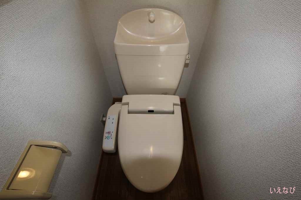 拡大写真:府中市用土町 2階202のシャワー付トイレ