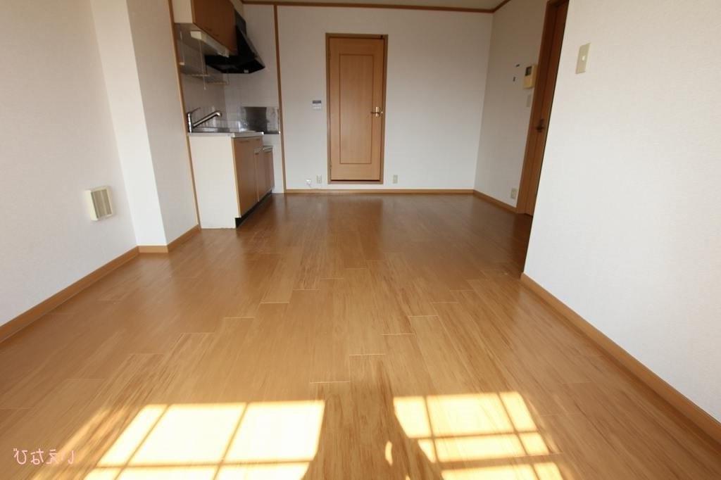 拡大写真:井原市上出部町 2階203のリビング