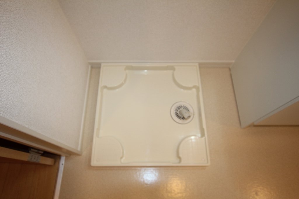 拡大写真:福山市加茂町大字八軒屋 2階201の洗濯機置場
