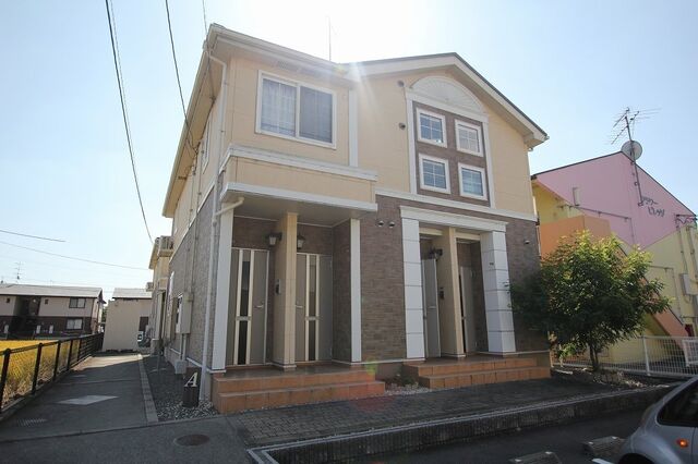 拡大写真：尾道市高須町 1階102の外観写真（昼）