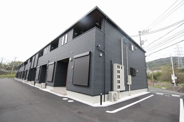 拡大写真:笠岡市絵師 2階203の外観写真(昼)