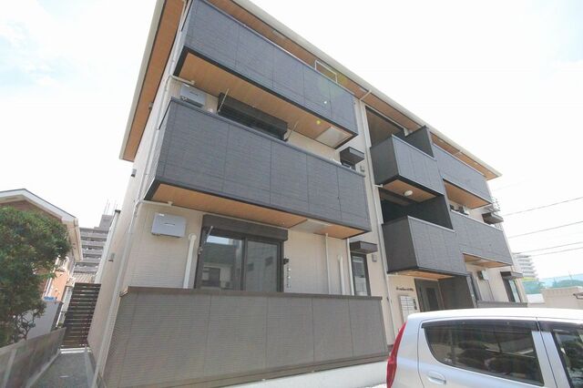 拡大写真:福山市沖野上町6丁目 2階201の外観写真(昼)