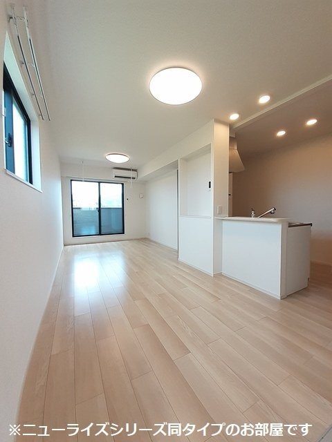 拡大写真:福山市春日町6丁目 2階205のリビング