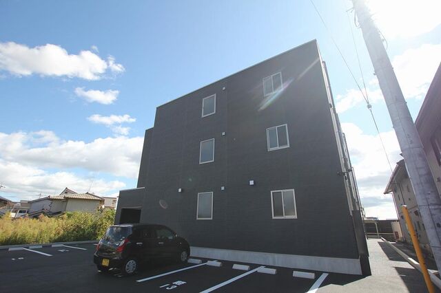 拡大写真:福山市東深津町4丁目 3階305の外観写真(昼)