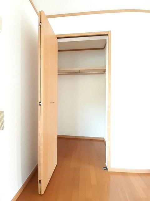 拡大写真:サンリット・ビラ 1階102のクローゼット