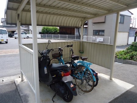 拡大写真:セジュール誉 B棟 2階206の駐輪場
