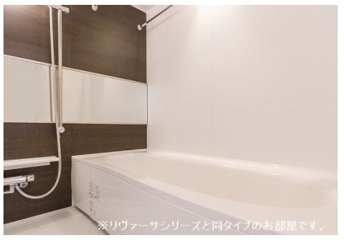 拡大写真:SUN16笠岡Ⅰ 1階102の一坪風呂