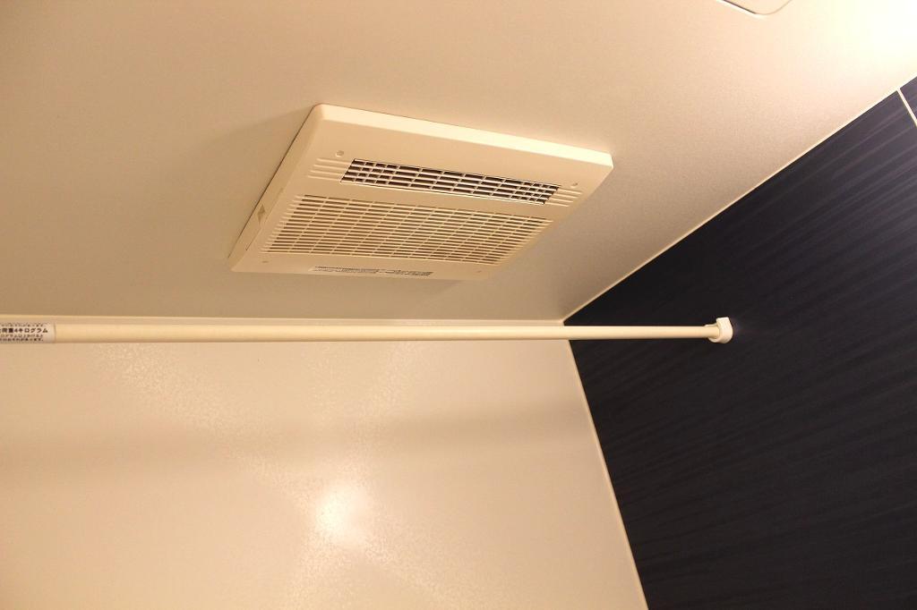 拡大写真:サンリットⅠ 1階101の浴室乾燥機