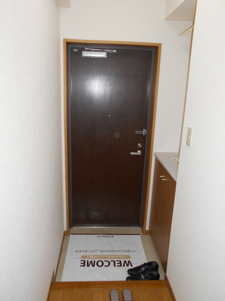 拡大写真：カラット中川 2階306の玄関