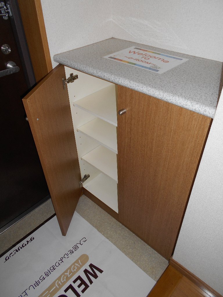 拡大写真：カラット中川 2階306の下駄箱