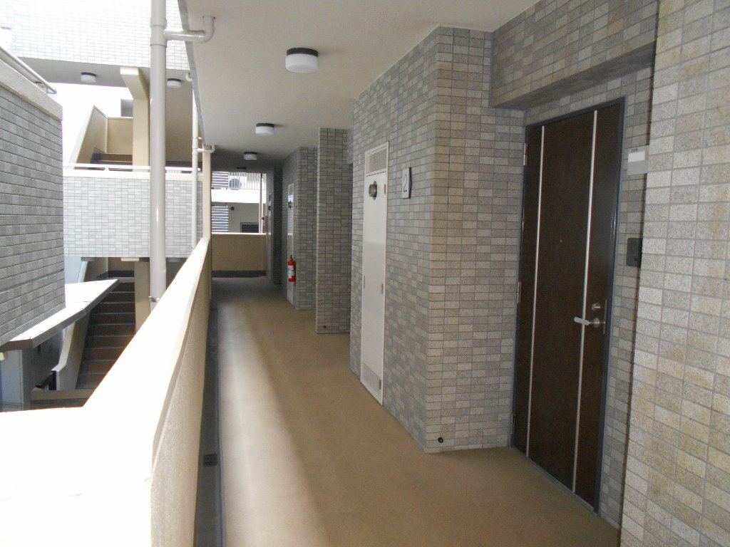 拡大写真：カラット中川 2階306の廊下