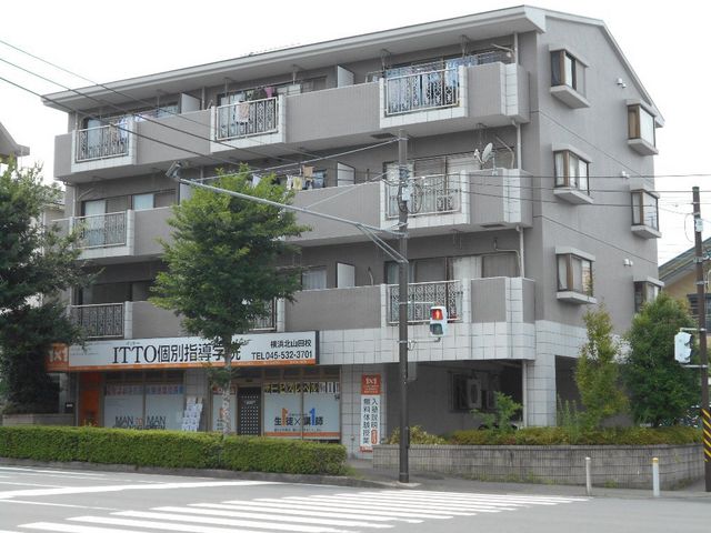 拡大写真：アルシオネ 4階403の外観写真（昼）
