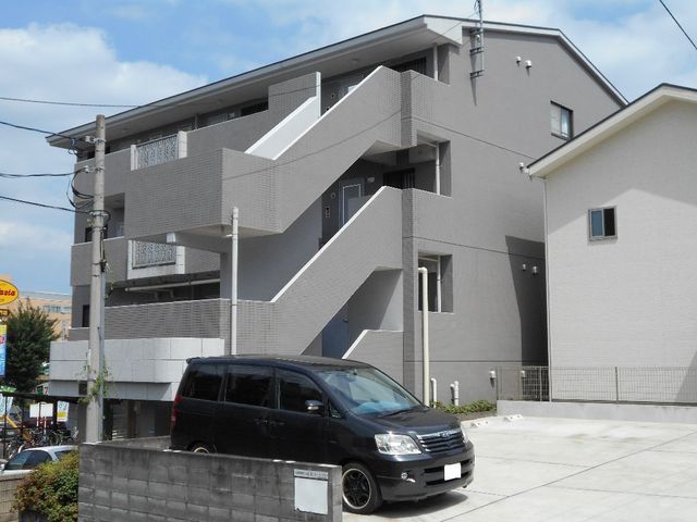 拡大写真：アルシオネ 4階403の外観写真（昼）