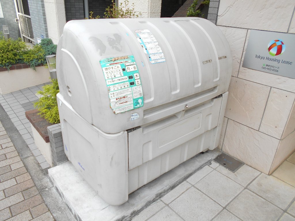 拡大写真：仲町台大藤ビル 5階501のゴミ置場