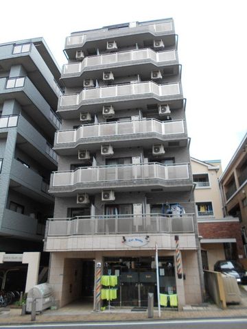 拡大写真：仲町台大藤ビル 5階501の外観写真（昼）