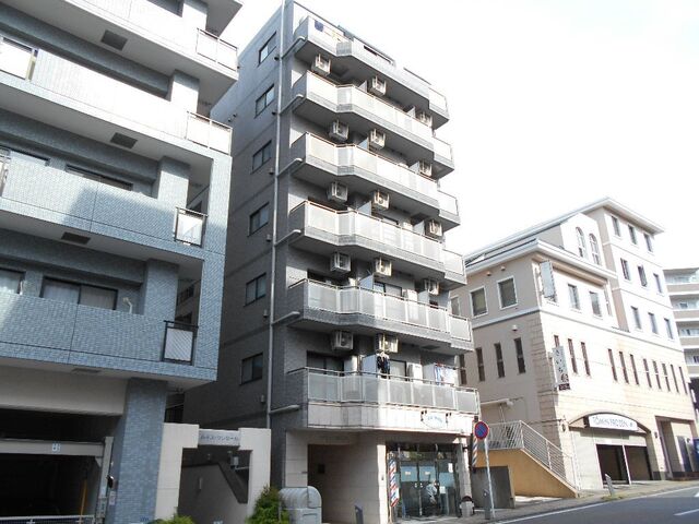 拡大写真：仲町台大藤ビル 5階501の外観写真（昼）