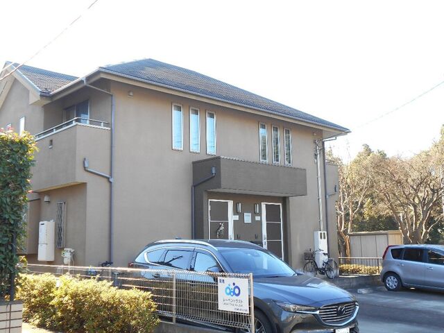 拡大写真：ステラ仲町台 1階2号室の外観写真（昼）