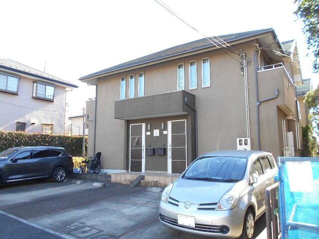 拡大写真：ステラ仲町台 1階2号室の外観写真（昼）