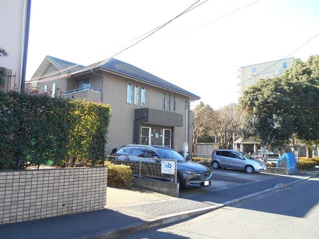 拡大写真：ステラ仲町台 1階2号室の外観写真（昼）