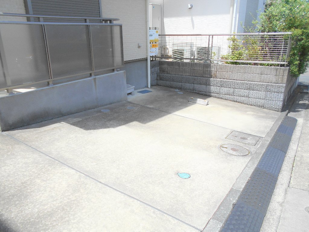 拡大写真：横浜市都筑区東山田３丁目 1階101の駐車場