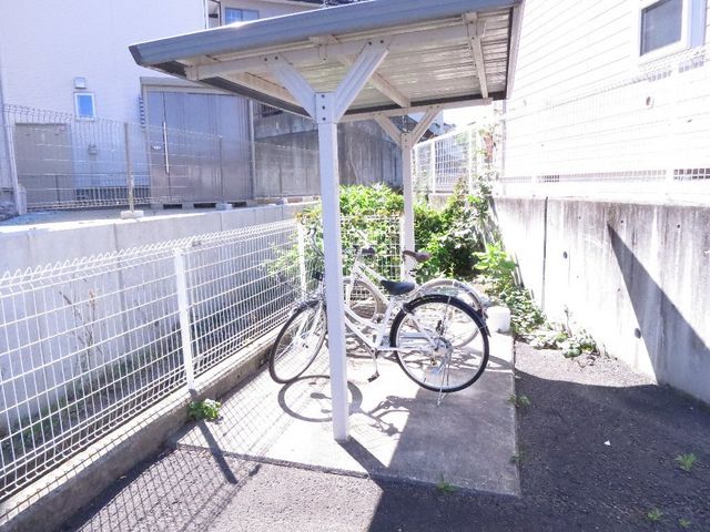 拡大写真：仙台市太白区上野山１丁目 2階201の外観写真（昼）