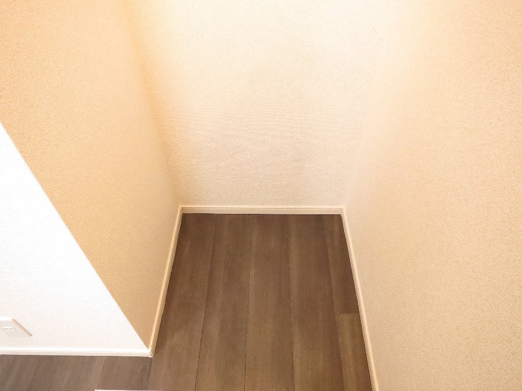 拡大写真：仙台市若林区遠見塚３丁目 1階102の冷蔵庫置場