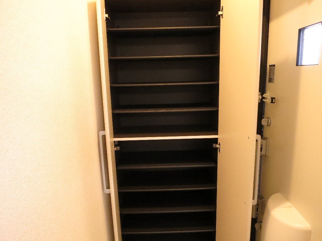 拡大写真：仙台市若林区遠見塚３丁目 1階102の下駄箱