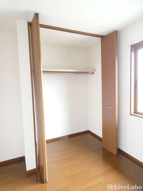 拡大写真:クレセントコート C棟 2階206のクローゼット