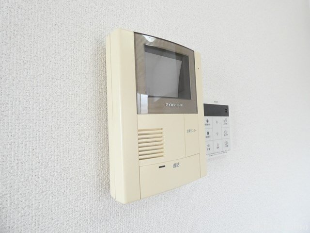 拡大写真:クレセントコート C棟 2階206のカメラ付インターホン