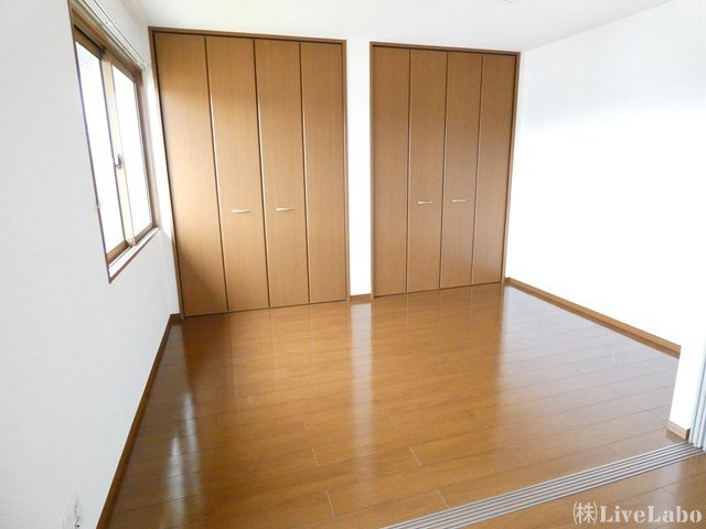 拡大写真:クレセントコート C棟 2階206の洋室