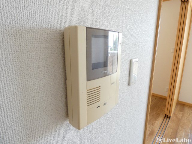 拡大写真:ティファニー 2階205のカメラ付インターホン