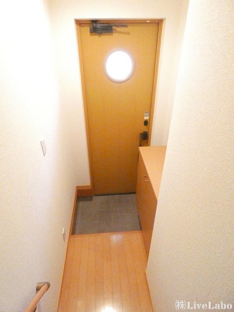 拡大写真:ティファニー 2階205の玄関