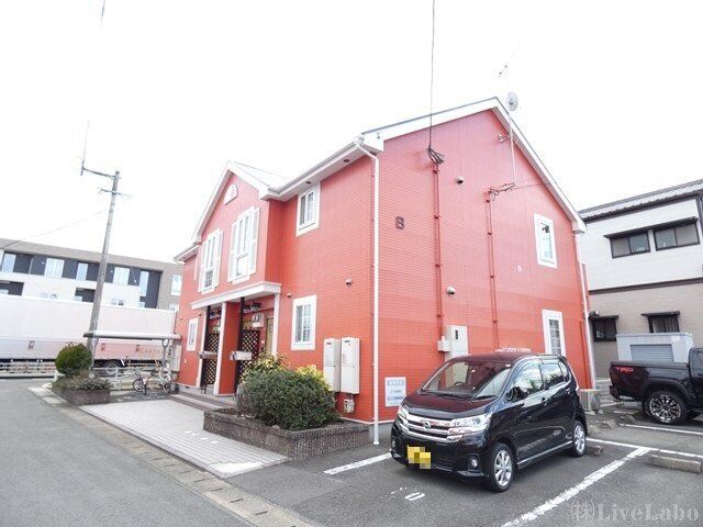 拡大写真:メープルタウン B 2階202の外観写真(昼)