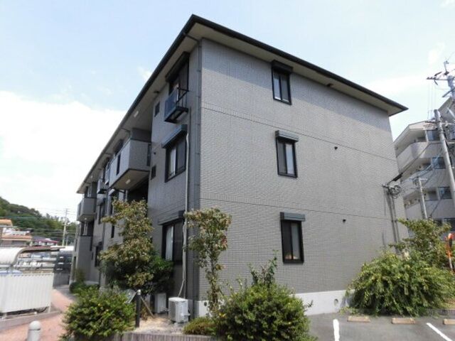 拡大写真:ペイサージュ上津 3階303の外観写真(昼)