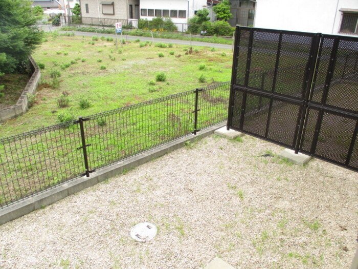 拡大写真:Sekuto B棟 103のテラス