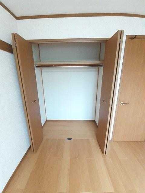 拡大写真:テイクアレスト・J 2階201の収納