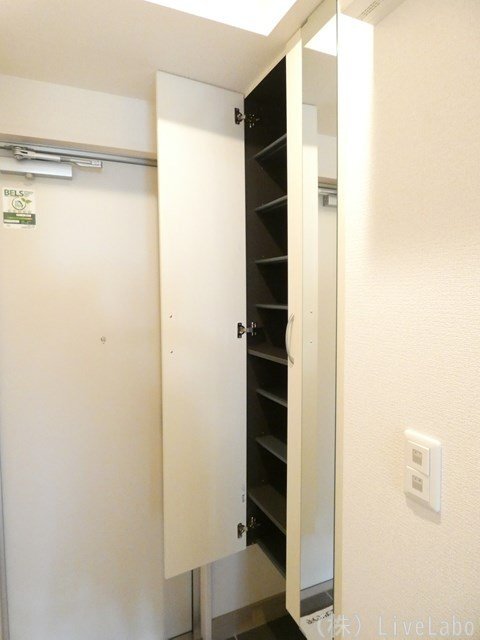 拡大写真:アモリール西牟田 1階105の下駄箱