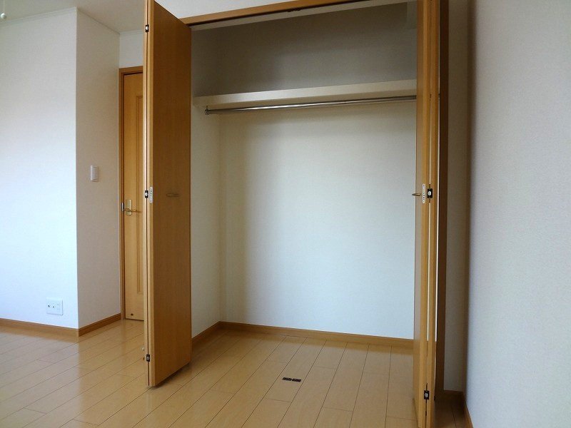 拡大写真:豊中市桜の町7丁目 102の収納